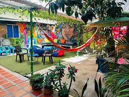 Blue Coast Hostal - Hostel