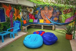 Blue Coast Hostal - Hostel