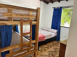 Blue Coast Hostal - Hostel