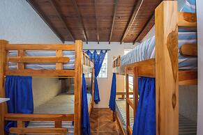 Blue Coast Hostal - Hostel