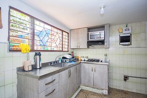 Blue Coast Hostal - Hostel