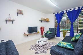 Blue Coast Hostal - Hostel