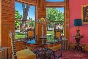 Orman Mansion - Pueblo's Most Luxurious Stay