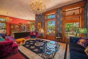 Orman Mansion - Pueblo's Most Luxurious Stay