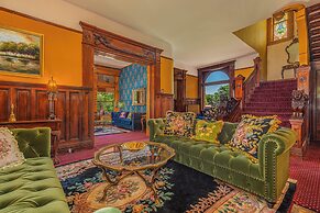 Orman Mansion - Pueblo's Most Luxurious Stay