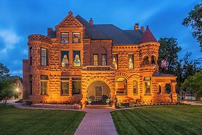Orman Mansion - Pueblo's Most Luxurious Stay