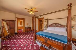 Orman Mansion - Pueblo's Most Luxurious Stay