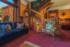 Orman Mansion - Pueblo's Most Luxurious Stay