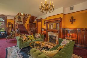 Orman Mansion - Pueblo's Most Luxurious Stay