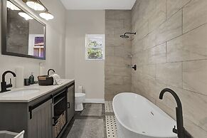 Beautiful 3500 SqFt Villa in Fountain Sq