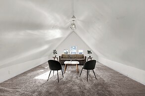 Beautiful 3500 SqFt Villa in Fountain Sq