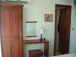 Houseboat With Aircon and Splash Pool - 2128