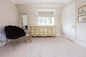 The Fosse Way Cottage - Breathtaking 5bdr Cottage With Parking Garden