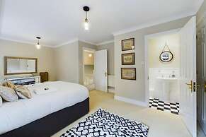 The Fosse Way Cottage - Breathtaking 5bdr Cottage With Parking Garden