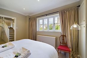 The Fosse Way Cottage - Breathtaking 5bdr Cottage With Parking Garden