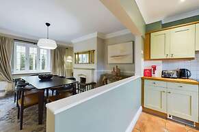 The Fosse Way Cottage - Breathtaking 5bdr Cottage With Parking Garden