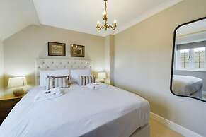 The Fosse Way Cottage - Breathtaking 5bdr Cottage With Parking Garden