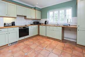 The Fosse Way Cottage - Breathtaking 5bdr Cottage With Parking Garden