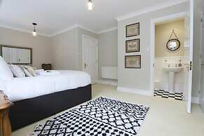 The Fosse Way Cottage - Breathtaking 5bdr Cottage With Parking Garden