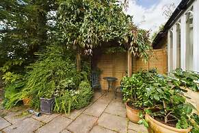 The Fosse Way Cottage - Breathtaking 5bdr Cottage With Parking Garden