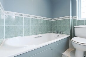 The Fosse Way Cottage - Breathtaking 5bdr Cottage With Parking Garden