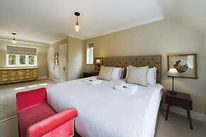 The Fosse Way Cottage - Breathtaking 5bdr Cottage With Parking Garden