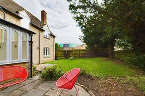 The Fosse Way Cottage - Breathtaking 5bdr Cottage With Parking Garden