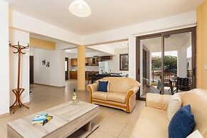 Villa Serena in Pomos