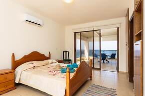 Villa Serena in Pomos