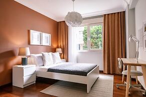 Spacious Flat 3 min to Coast and Bagdat Avenue