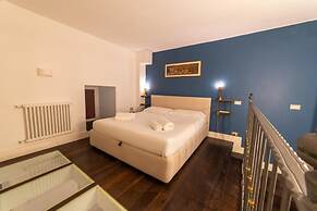 Via Carlo De Cesare 15