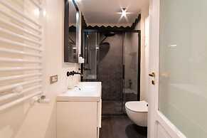 Via Carlo De Cesare 15