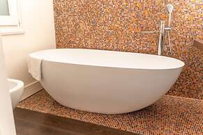 Via Carlo De Cesare 15