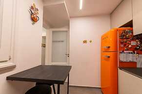 Via Carlo De Cesare 15