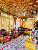 Floating Luxury Group Of Houseboats