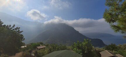 Goat Bungalow and Camping