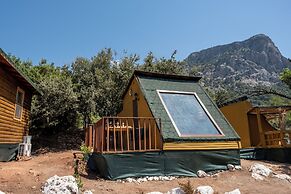 Goat Bungalow and Camping