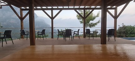 Goat Bungalow and Camping