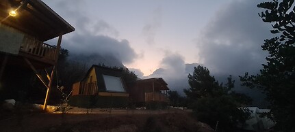 Goat Bungalow and Camping