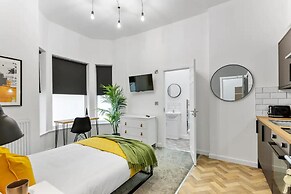 En-suite Room With Separate Kitchen in Nottingham