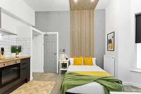 En-suite Room With Separate Kitchen in Nottingham