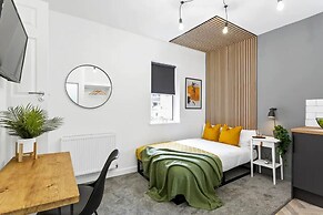 En-suite Room With Separate Kitchen in Nottingham