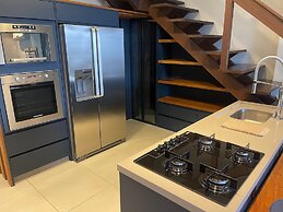 Duplex de Luxo na via Gastrômica Localiz