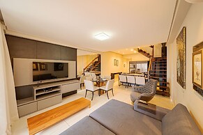 Duplex de Luxo na via Gastrômica Localiz