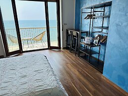BluMare ArtHouse