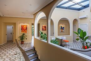 Hillside City Center Hotel