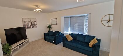 Brand new Entire 4-bed House in Peterborough