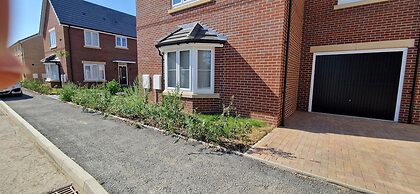 Brand new Entire 4-bed House in Peterborough