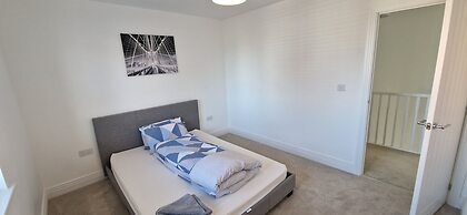 Brand new Entire 4-bed House in Peterborough