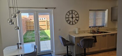 Brand new Entire 4-bed House in Peterborough